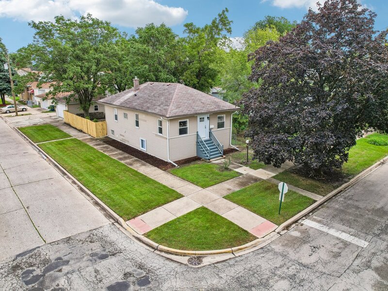 1601 S 20th Avenue Maywood IL 60153