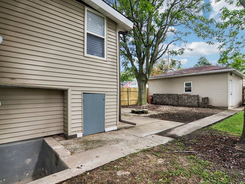 1601 S 20th Avenue Maywood IL 60153