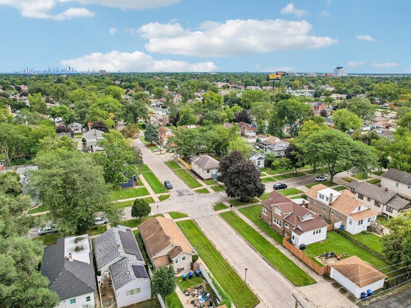 1601 S 20th Avenue Maywood IL 60153