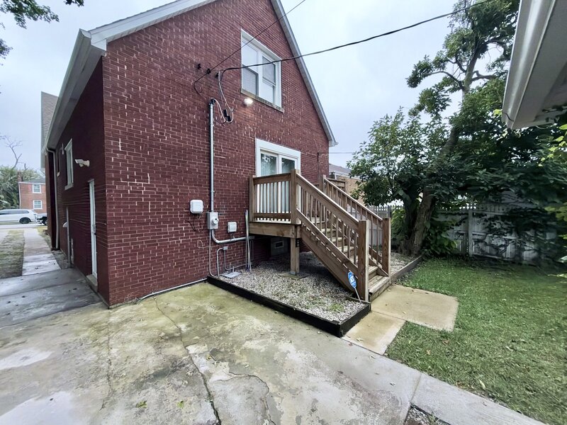 122 Warren Street Calumet City IL 60409