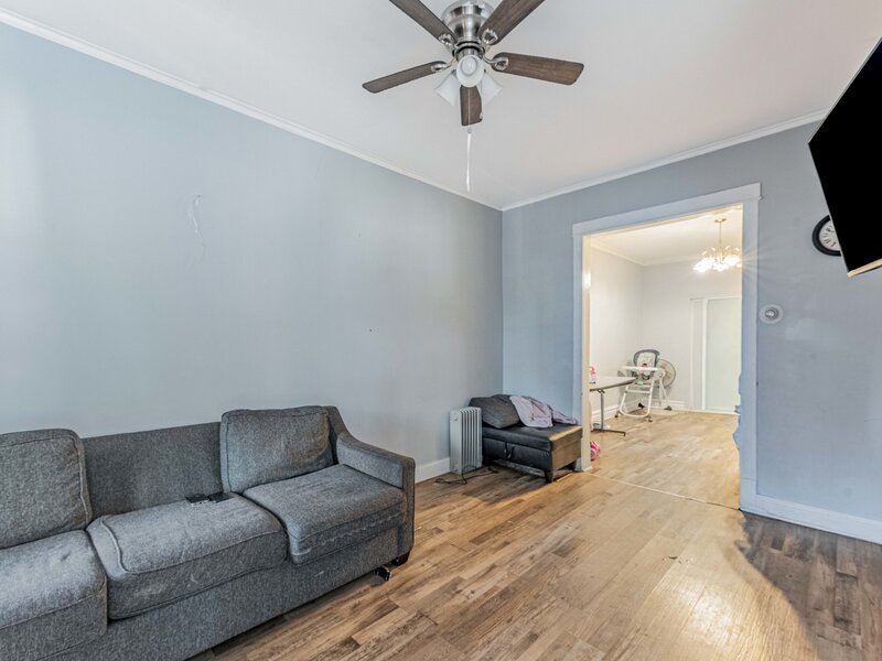 7553 S Saint Lawrence Avenue Chicago IL 60619
