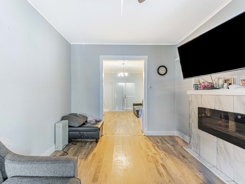 7553 S Saint Lawrence Avenue Chicago IL 60619