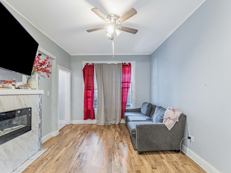 7553 S Saint Lawrence Avenue Chicago IL 60619