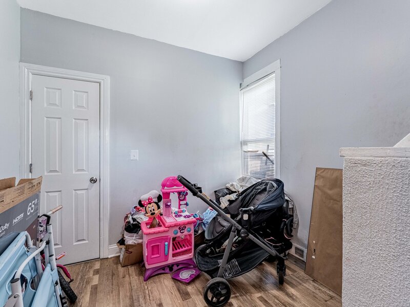 7553 S Saint Lawrence Avenue Chicago IL 60619