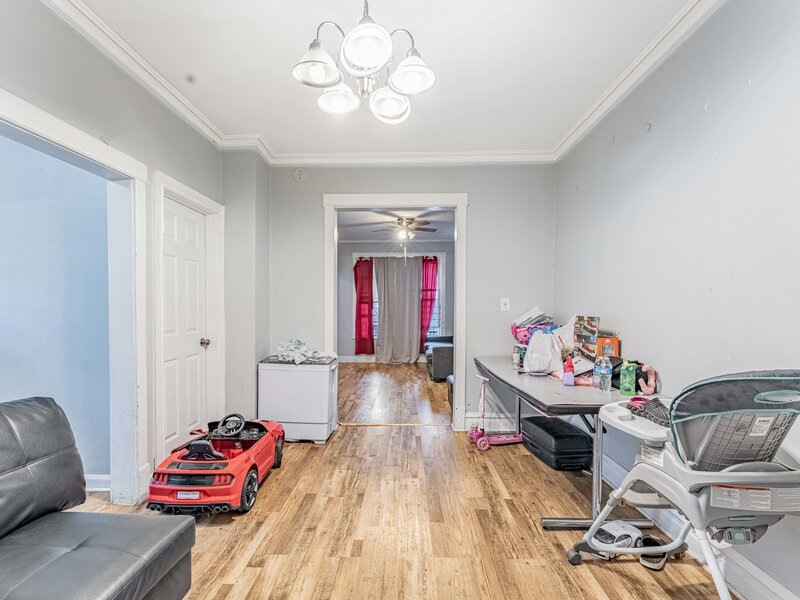 7553 S Saint Lawrence Avenue Chicago IL 60619