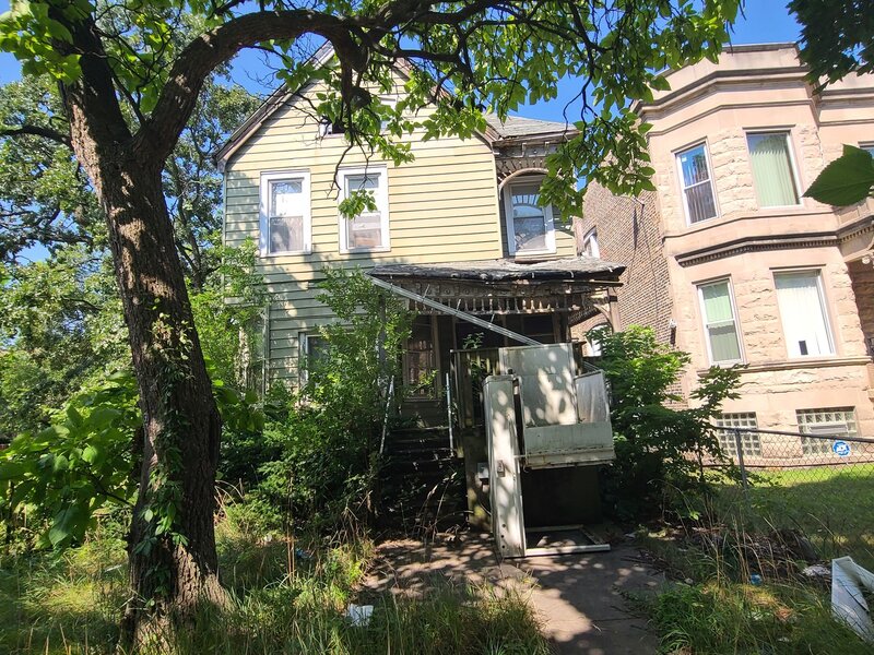 7048 S Perry Avenue Chicago IL 60621