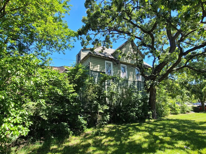 7048 S Perry Avenue Chicago IL 60621