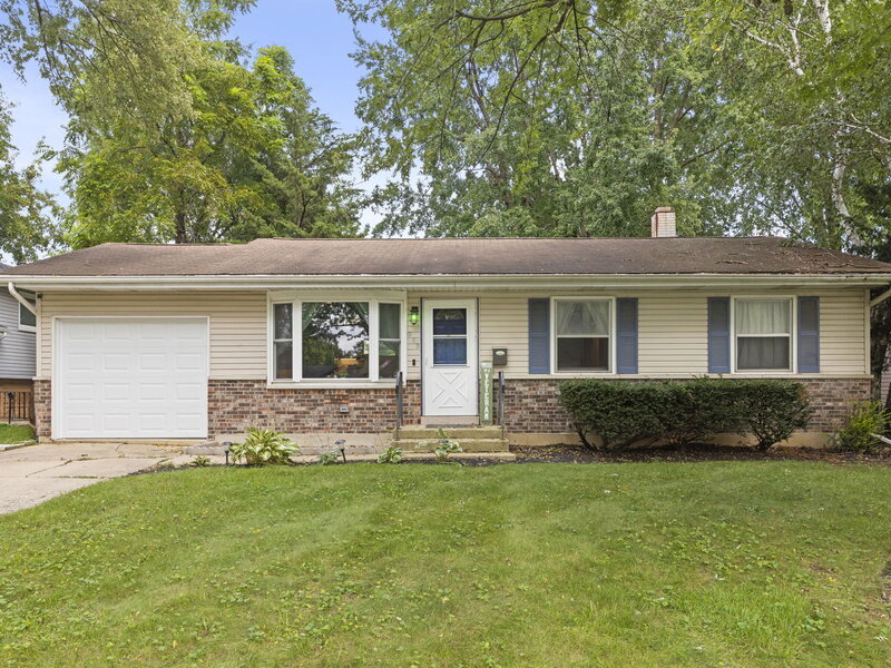 203 Lilac Lane North Aurora IL 60542