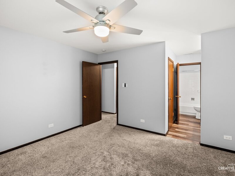835 Farnham Lane Wheaton IL 60189