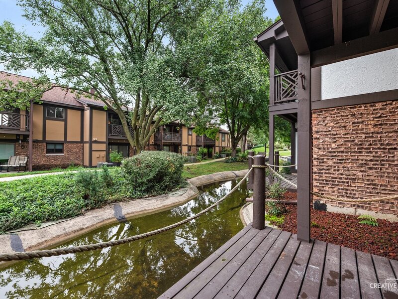 835 Farnham Lane Wheaton IL 60189