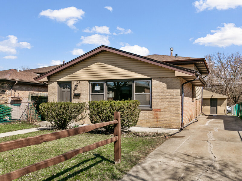 14129 S Hoxie Avenue Burnham IL 60633