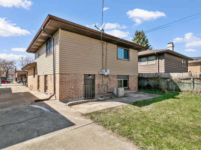 14129 S Hoxie Avenue Burnham IL 60633
