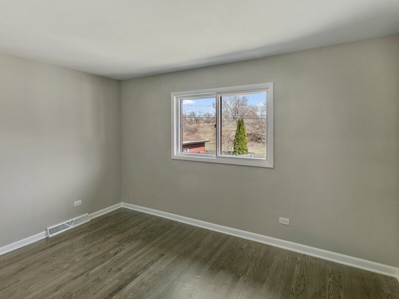 14129 S Hoxie Avenue Burnham IL 60633