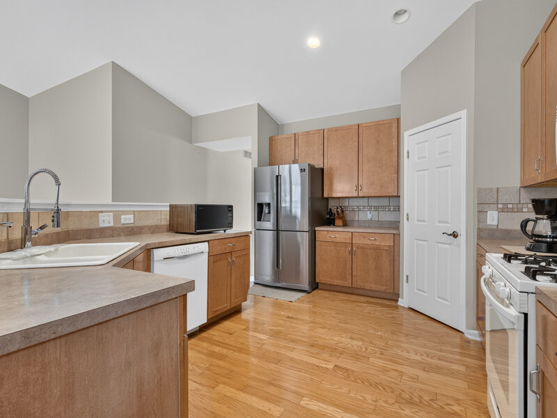 663 S Mecosta Lane Romeoville IL 60446