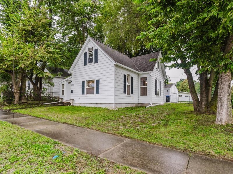1328 N Mason Street Bloomington IL 61701