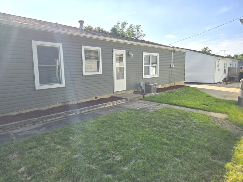 427 Kenyon Avenue Romeoville IL 60446