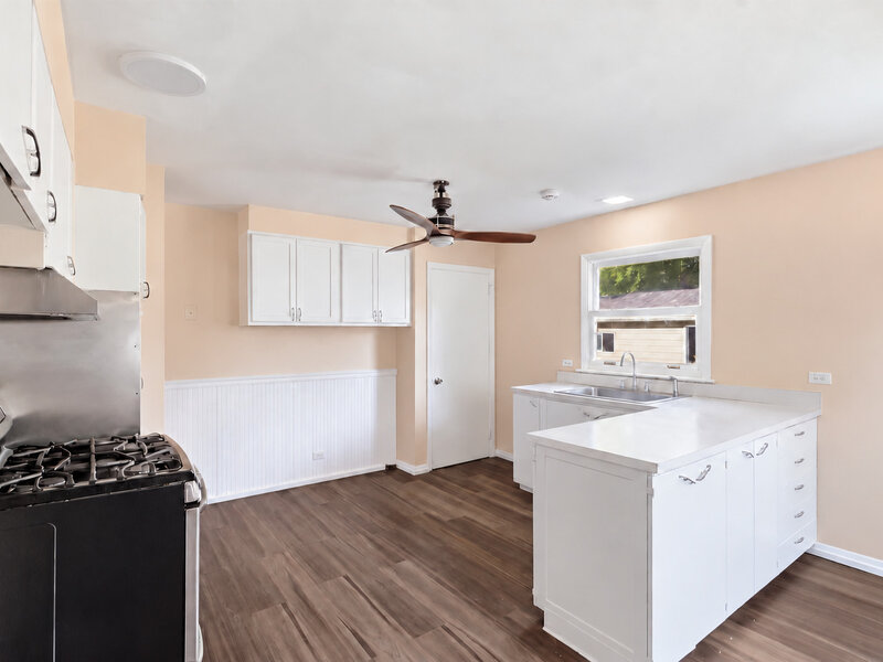 2132 Linden Avenue Waukegan IL 60087