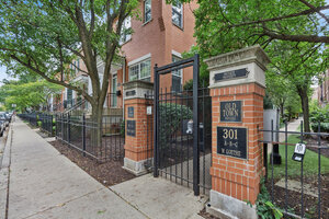 Photo of 301 W Goethe Street Chicago IL 60610 Unit 201
