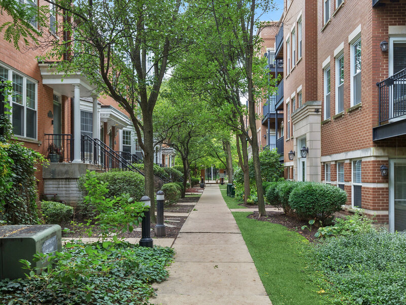 301 W Goethe Street Chicago IL 60610