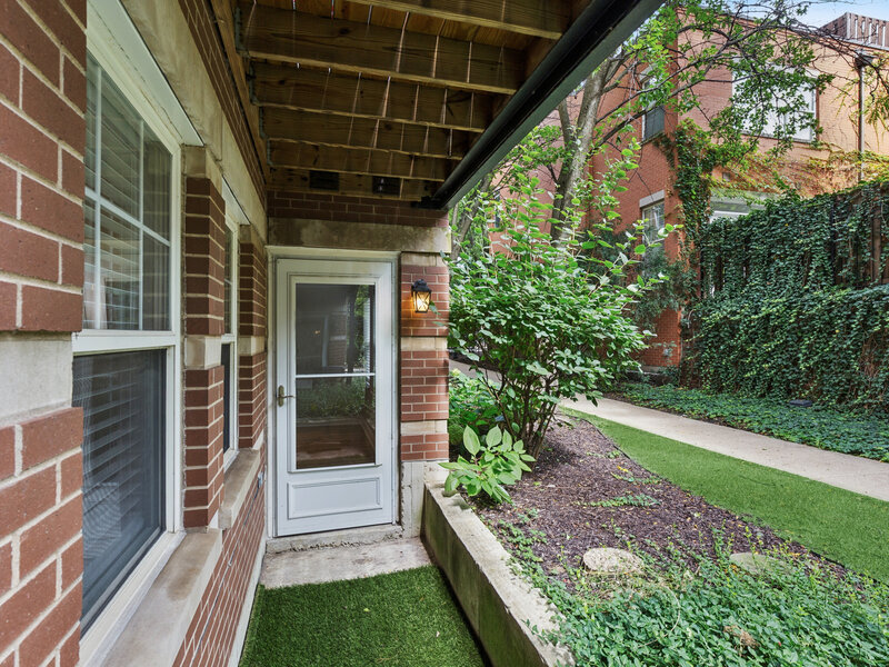 301 W Goethe Street Chicago IL 60610