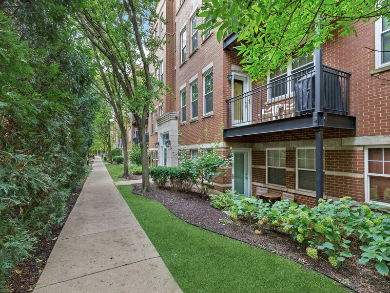 301 W Goethe Street Chicago IL 60610