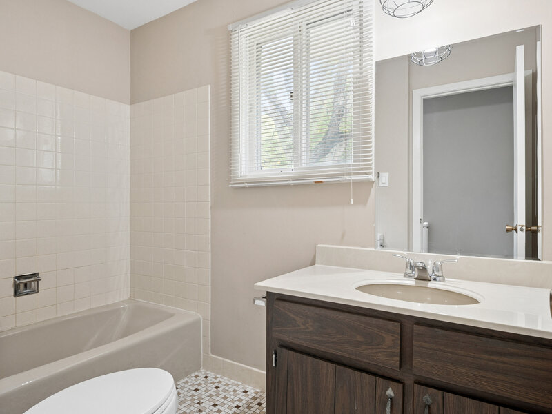 1502 Johnstown Court Wheaton IL 60189