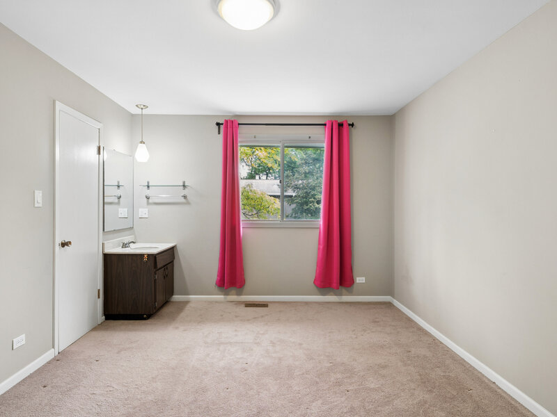 1502 Johnstown Court Wheaton IL 60189