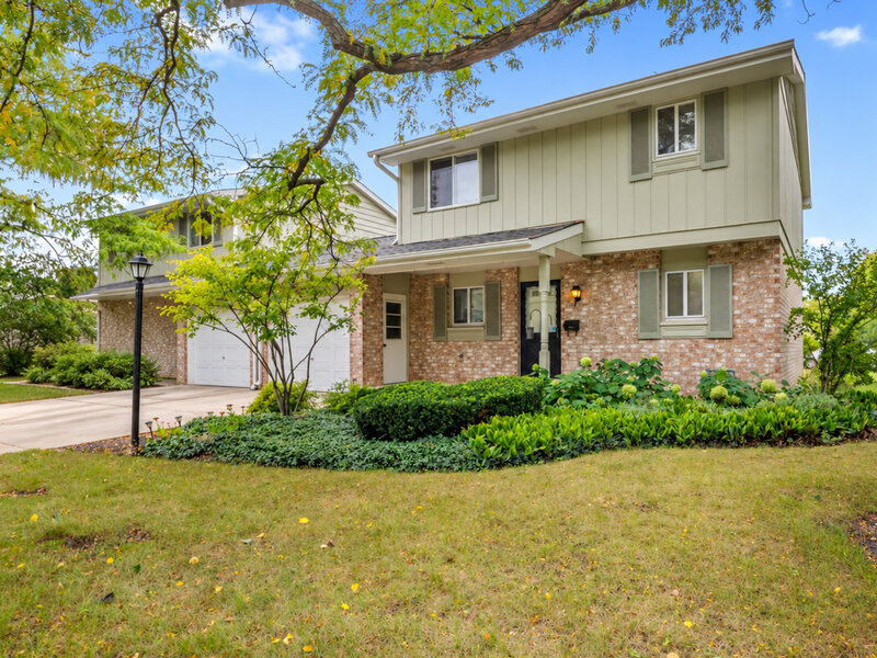 1502 Johnstown Court Wheaton IL 60189