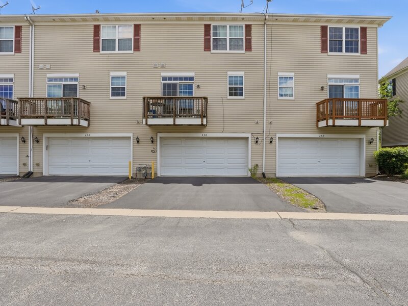 240 S Alder Creek Drive Romeoville IL 60446