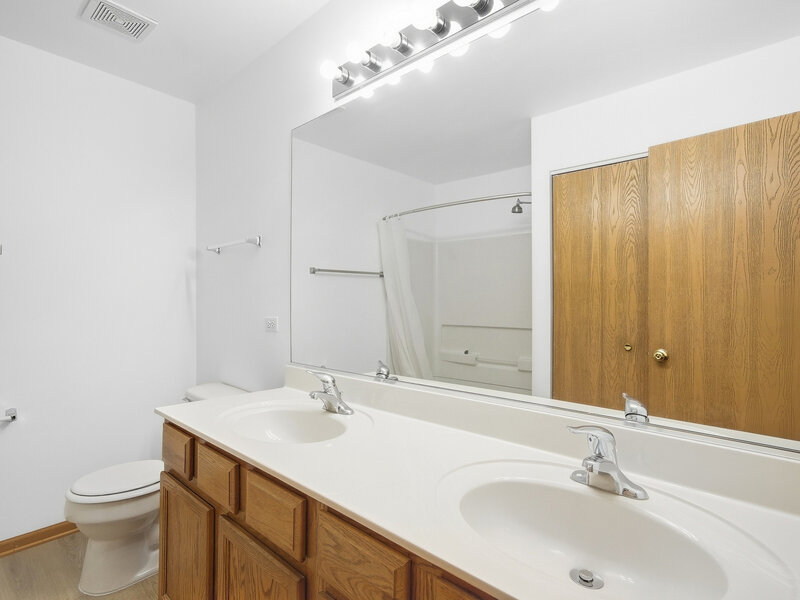 240 S Alder Creek Drive Romeoville IL 60446