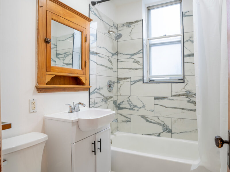 2548 W Augusta Avenue Chicago IL 60622