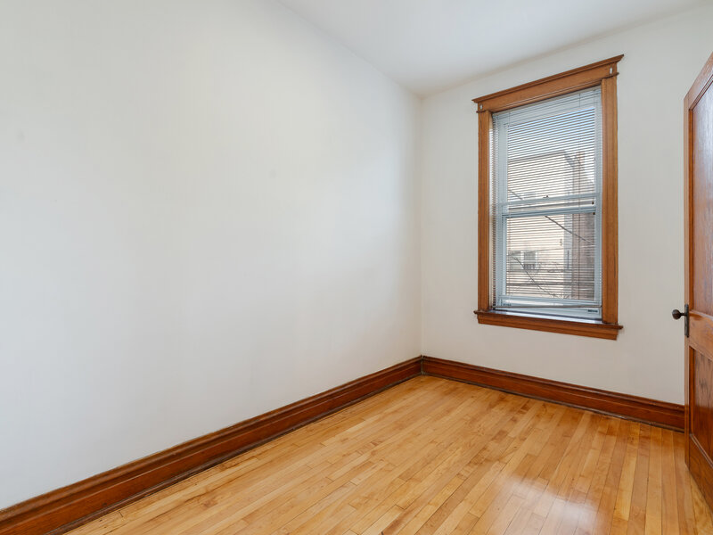 2548 W Augusta Avenue Chicago IL 60622
