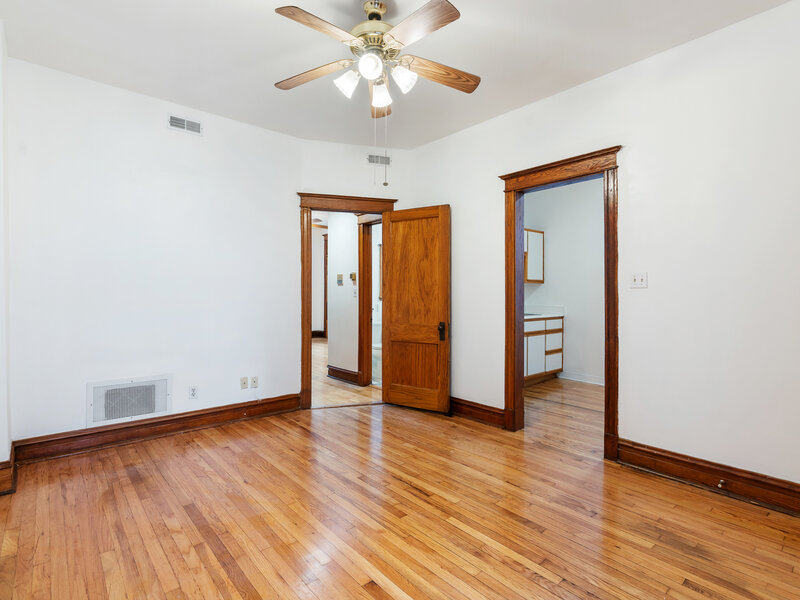 2548 W Augusta Avenue Chicago IL 60622