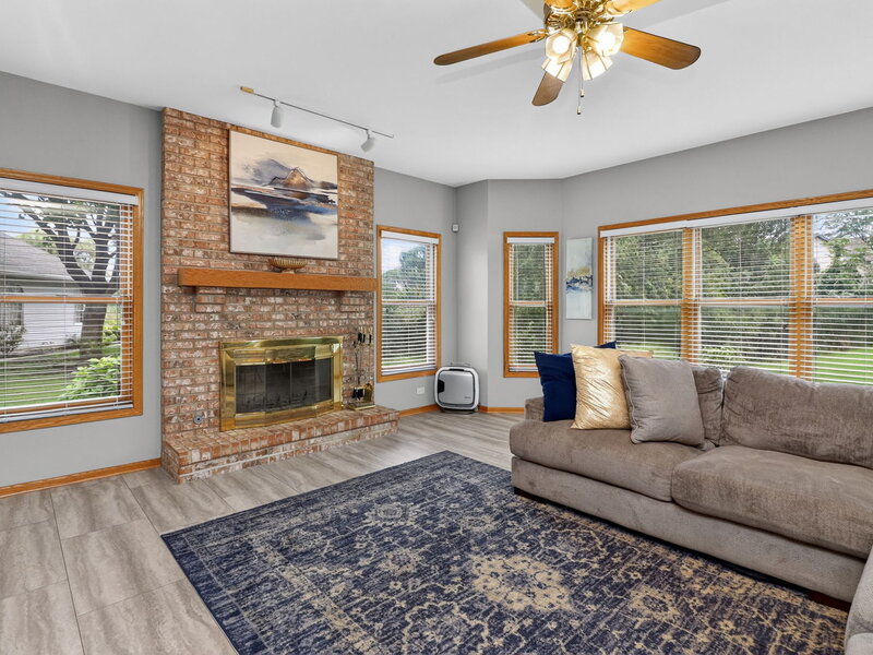 2121 Burnham Court Algonquin IL 60102