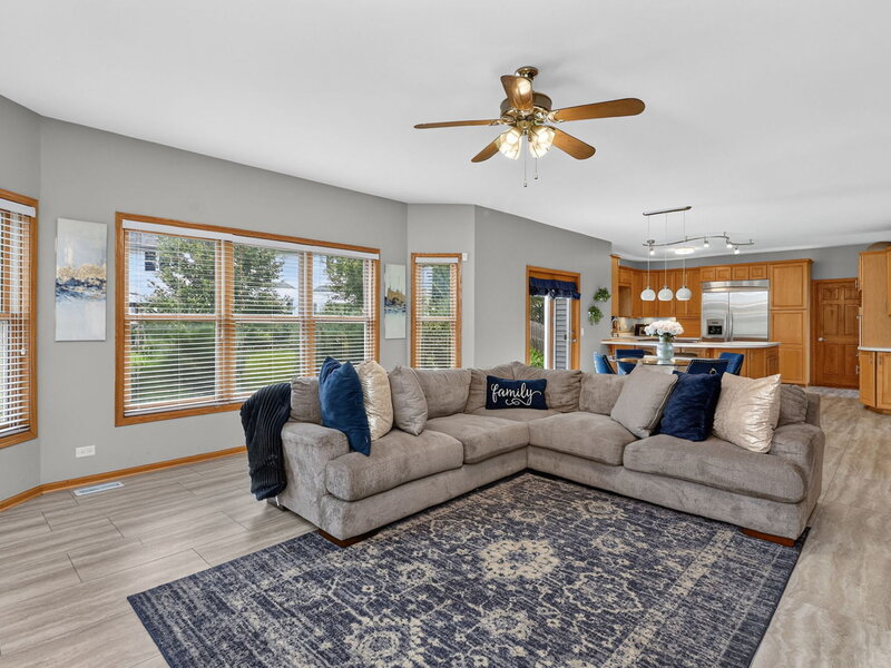 2121 Burnham Court Algonquin IL 60102