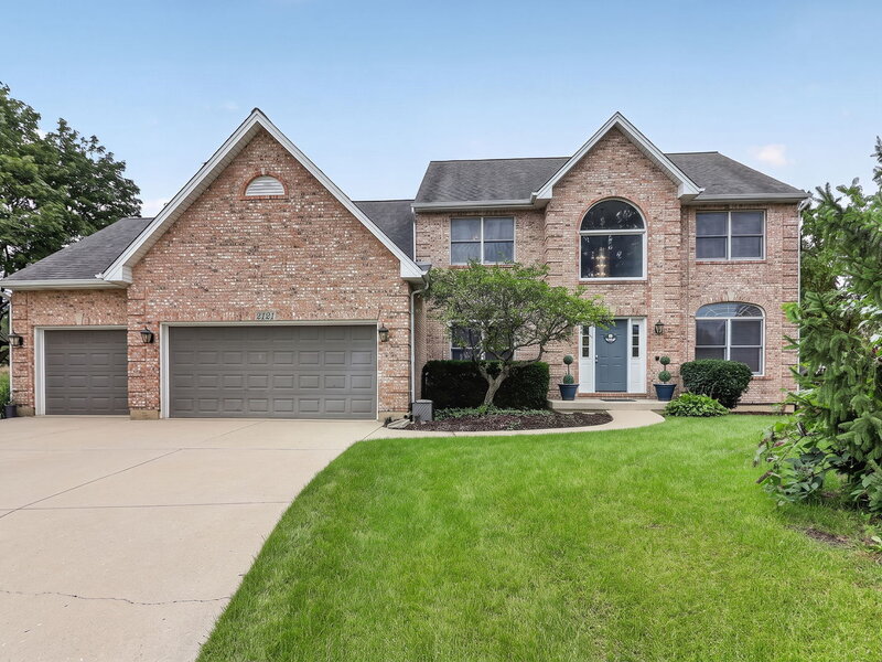 2121 Burnham Court Algonquin IL 60102