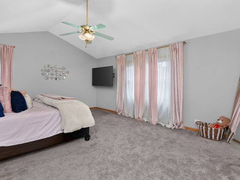 2121 Burnham Court Algonquin IL 60102