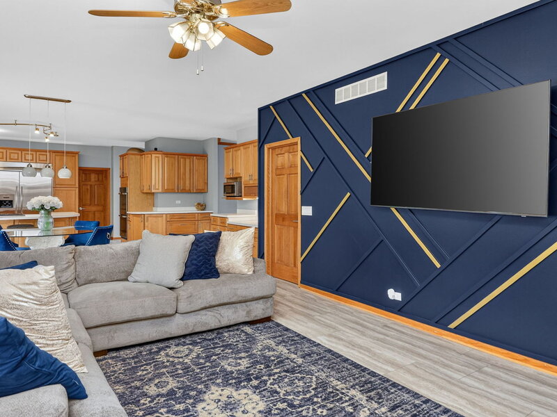 2121 Burnham Court Algonquin IL 60102