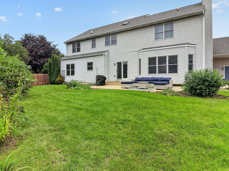 2121 Burnham Court Algonquin IL 60102