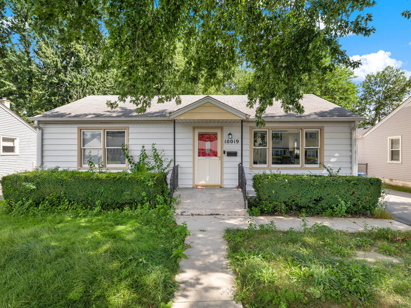 10019 S Tripp Avenue Oak Lawn IL 60453