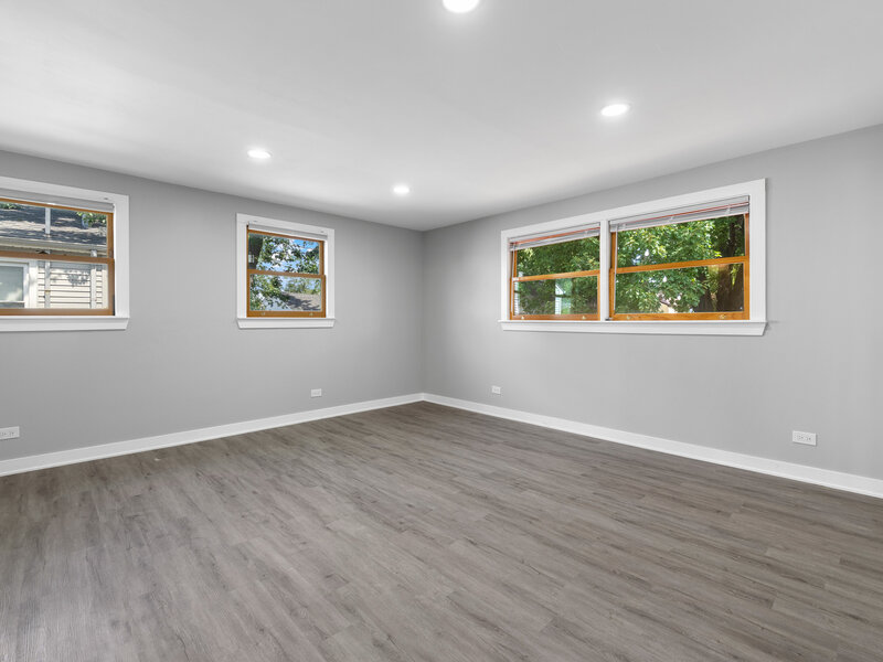 10019 S Tripp Avenue Oak Lawn IL 60453