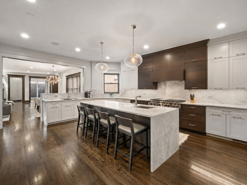 652 W Sheridan Road Chicago IL 60613