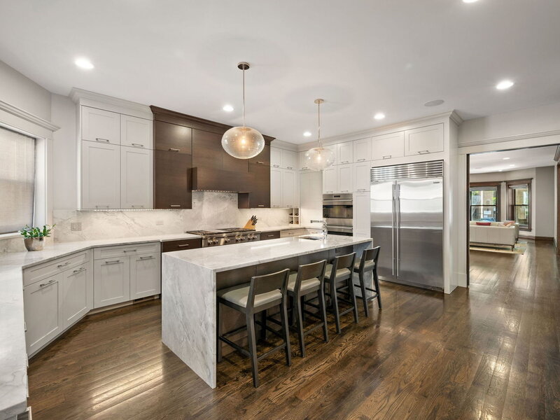 652 W Sheridan Road Chicago IL 60613