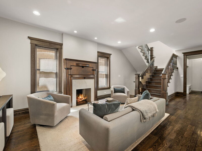 652 W Sheridan Road Chicago IL 60613