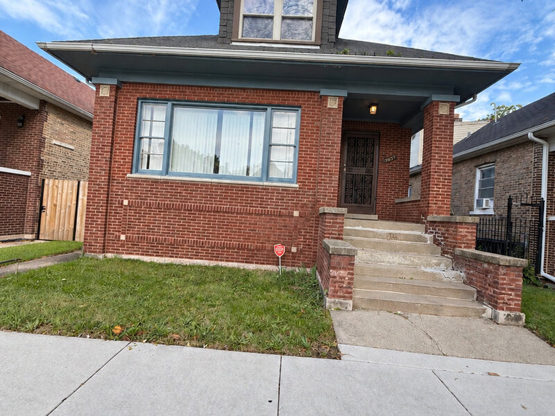 7637 S Eberhart Avenue Chicago IL 60619