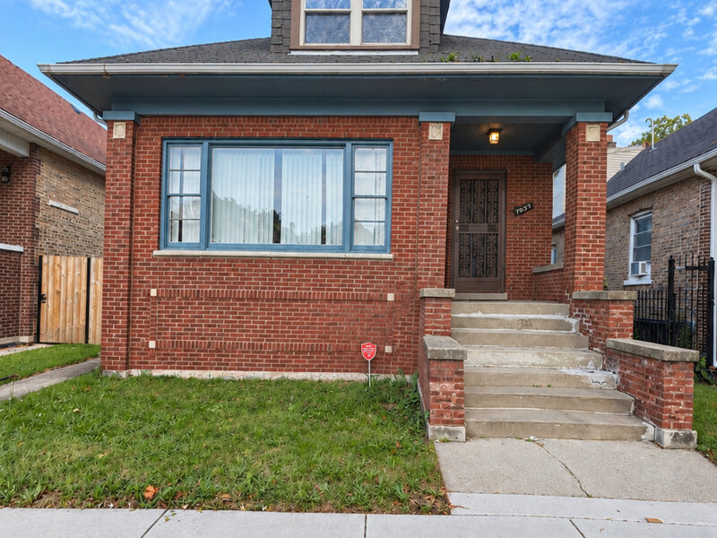 7637 S Eberhart Avenue Chicago IL 60619