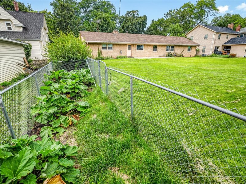 1324 S 3rd Street St. Charles IL 60174