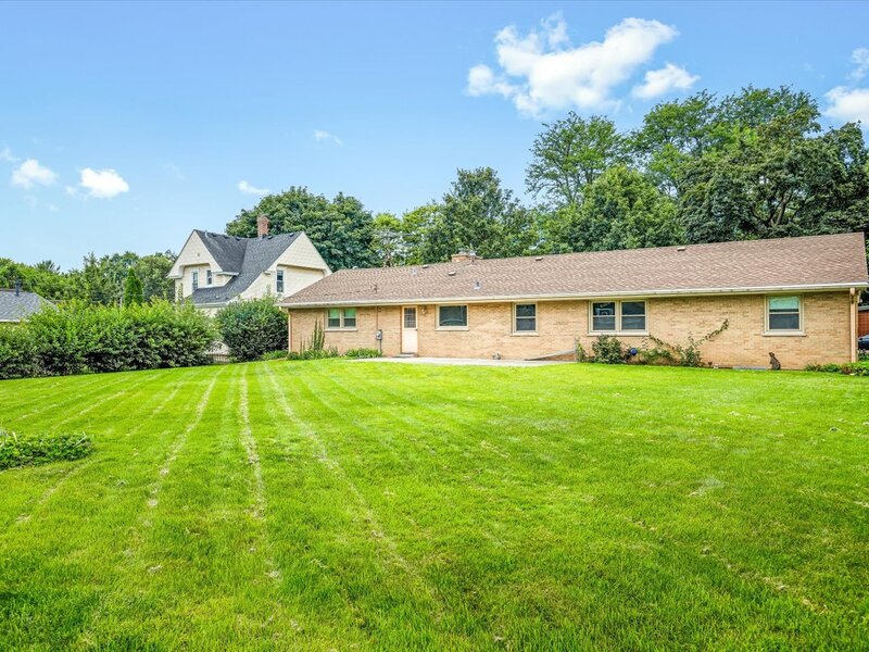 1324 S 3rd Street St. Charles IL 60174