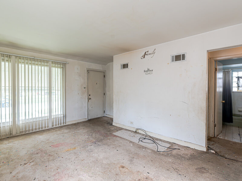 529 49th Avenue Bellwood IL 60104