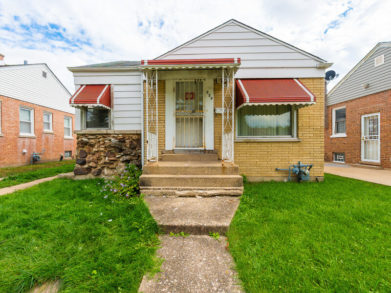 529 49th Avenue Bellwood IL 60104